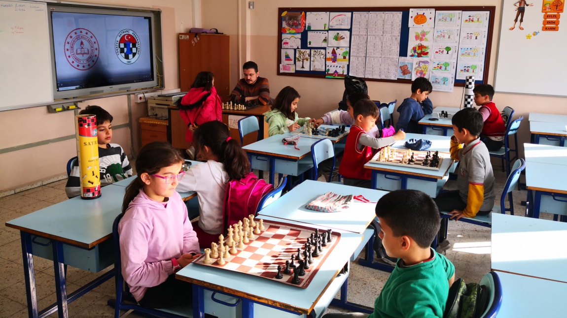 Okulumuzda Satranç Eğitimi -Burak AYKAN